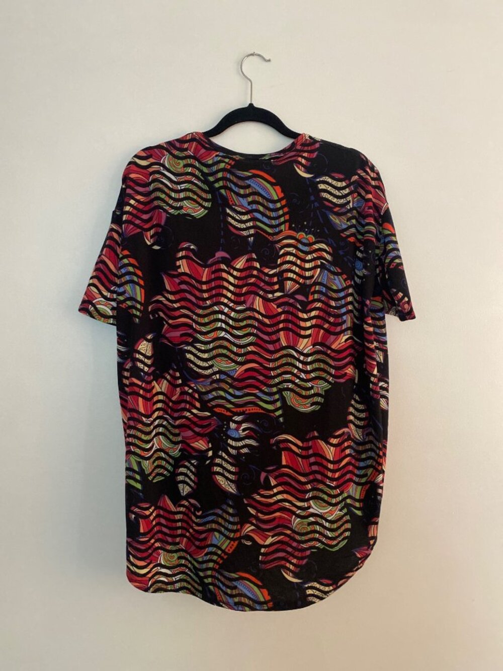 LuLaRoe Multicolor Abstract Print Hi-Low Hem Short Sleeve Tunic Top Size XXS - Picture 4 of 5